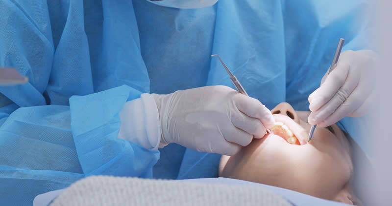 Oral Surgeon vs Orthodontist: Who Do You Need to See?